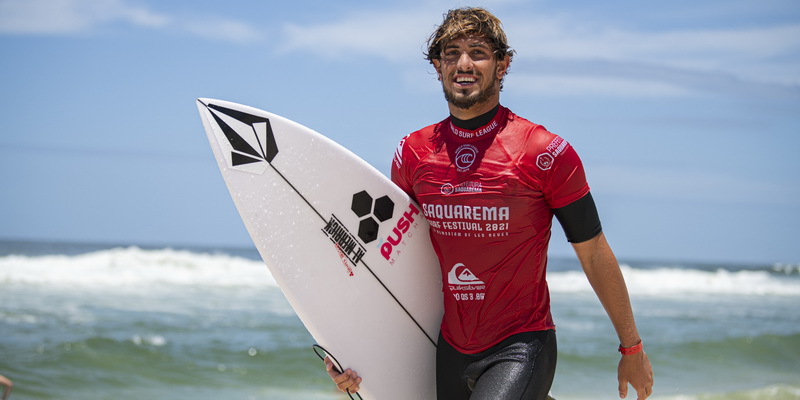 Surfista brasileiro João Chianca vence etapa de Peniche em Portugal